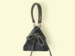 Bolso Estilo Pirámide Plateado